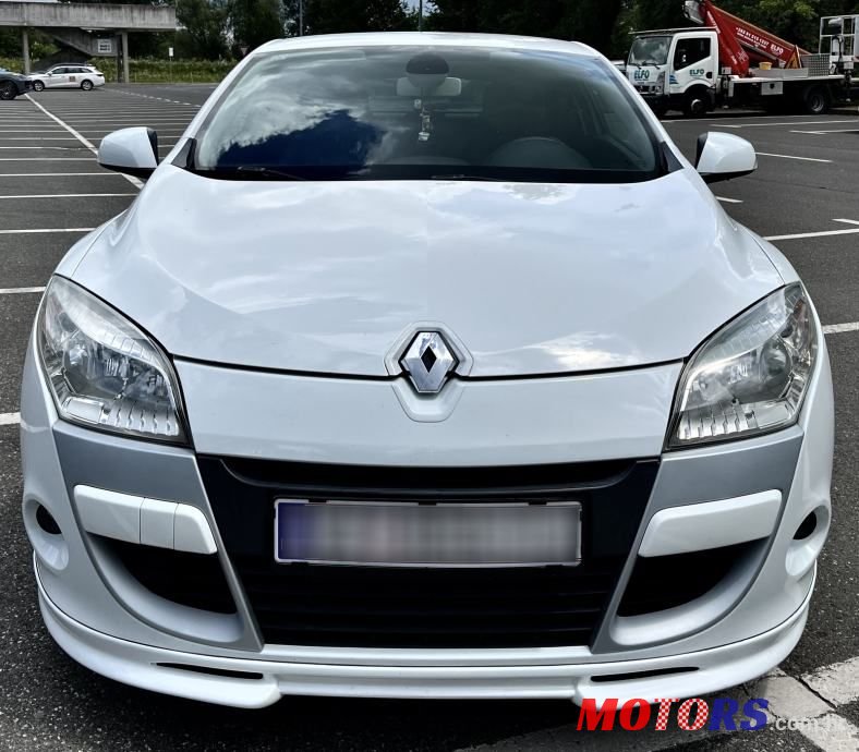 2010' Renault Megane Coupe 1,5 Dci photo #2