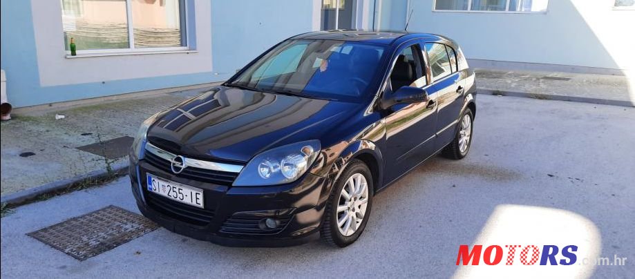 2005' Opel Astra 1,6 photo #1