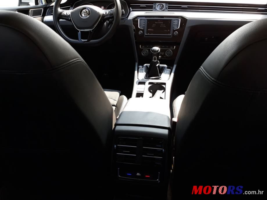 2015' Volkswagen Passat 2,0 Tdi Bmt photo #6