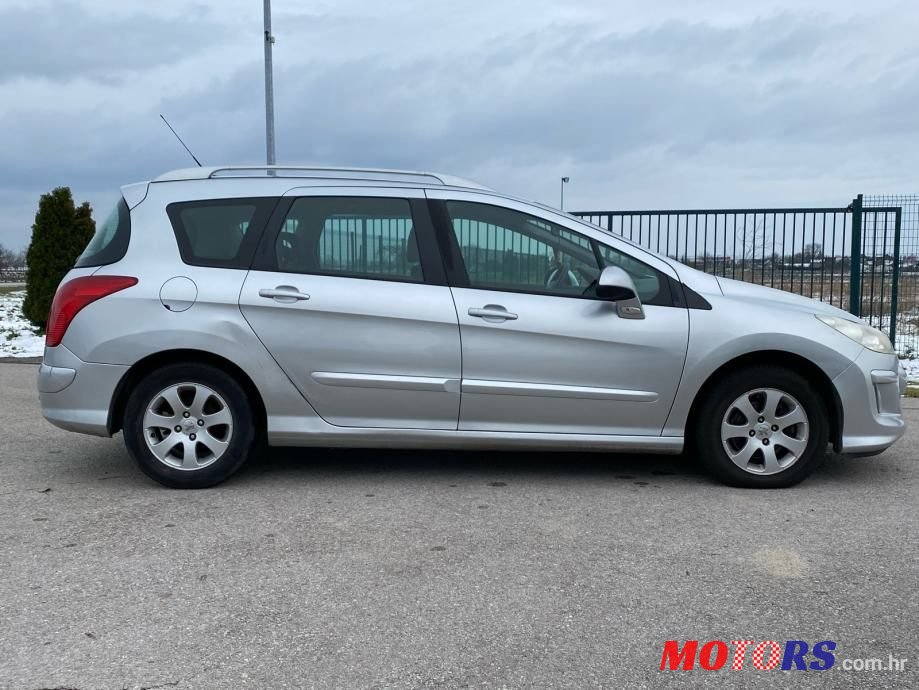 2011' Peugeot 308 Sw photo #6