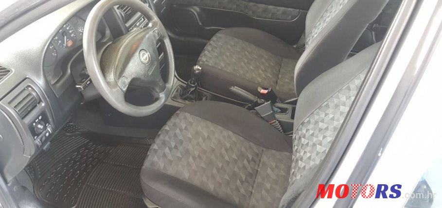 2009' Opel Astra Karavan photo #2