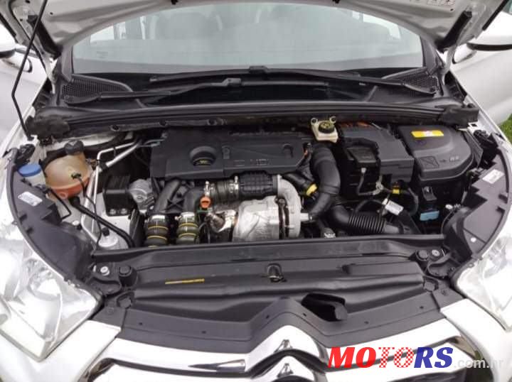 2014' Renault Scenic Dci photo #4