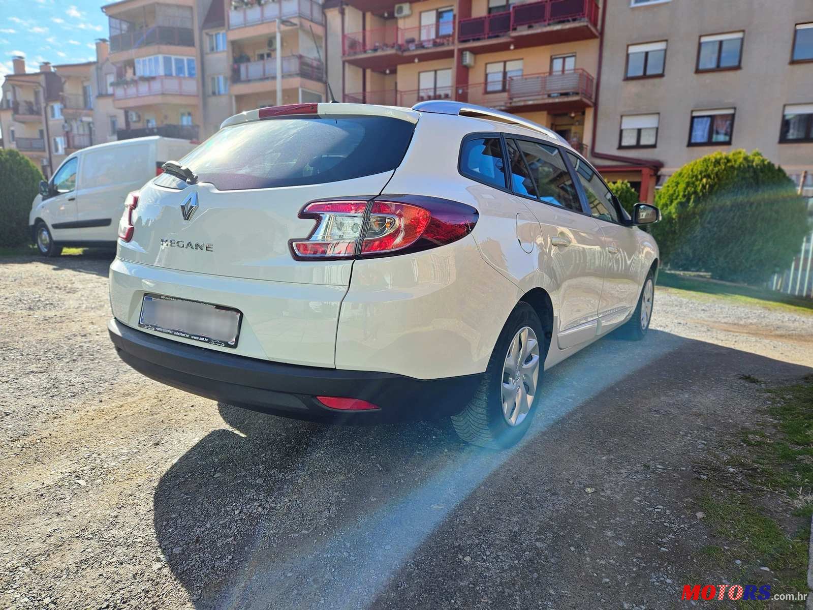 2015' Renault Megane Grandtour 1.5 DCI photo #3