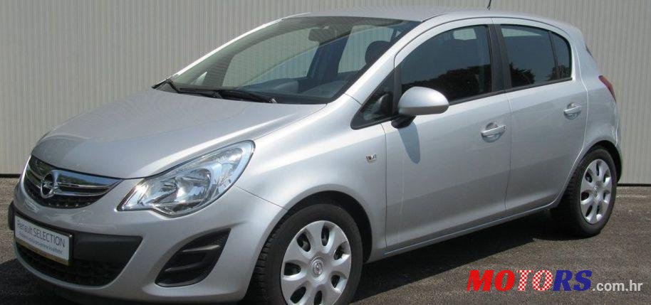 2013' Opel Corsa photo #2