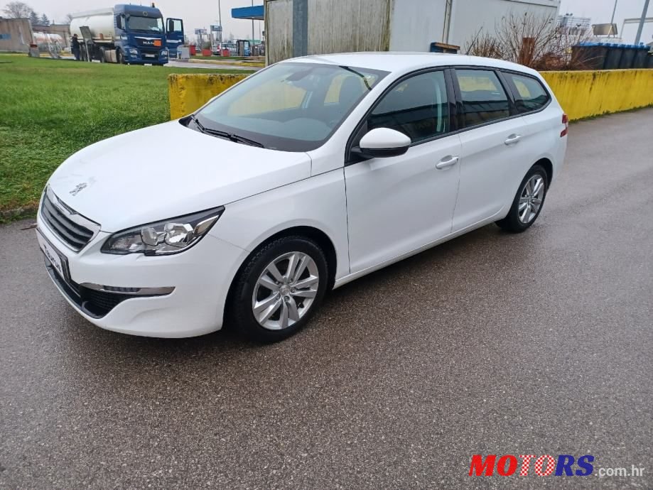2017' Peugeot 308 Sw photo #2