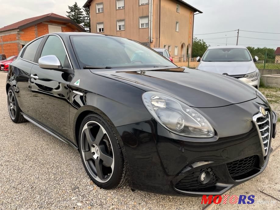 2011' Alfa Romeo Giulietta 2,0 photo #5