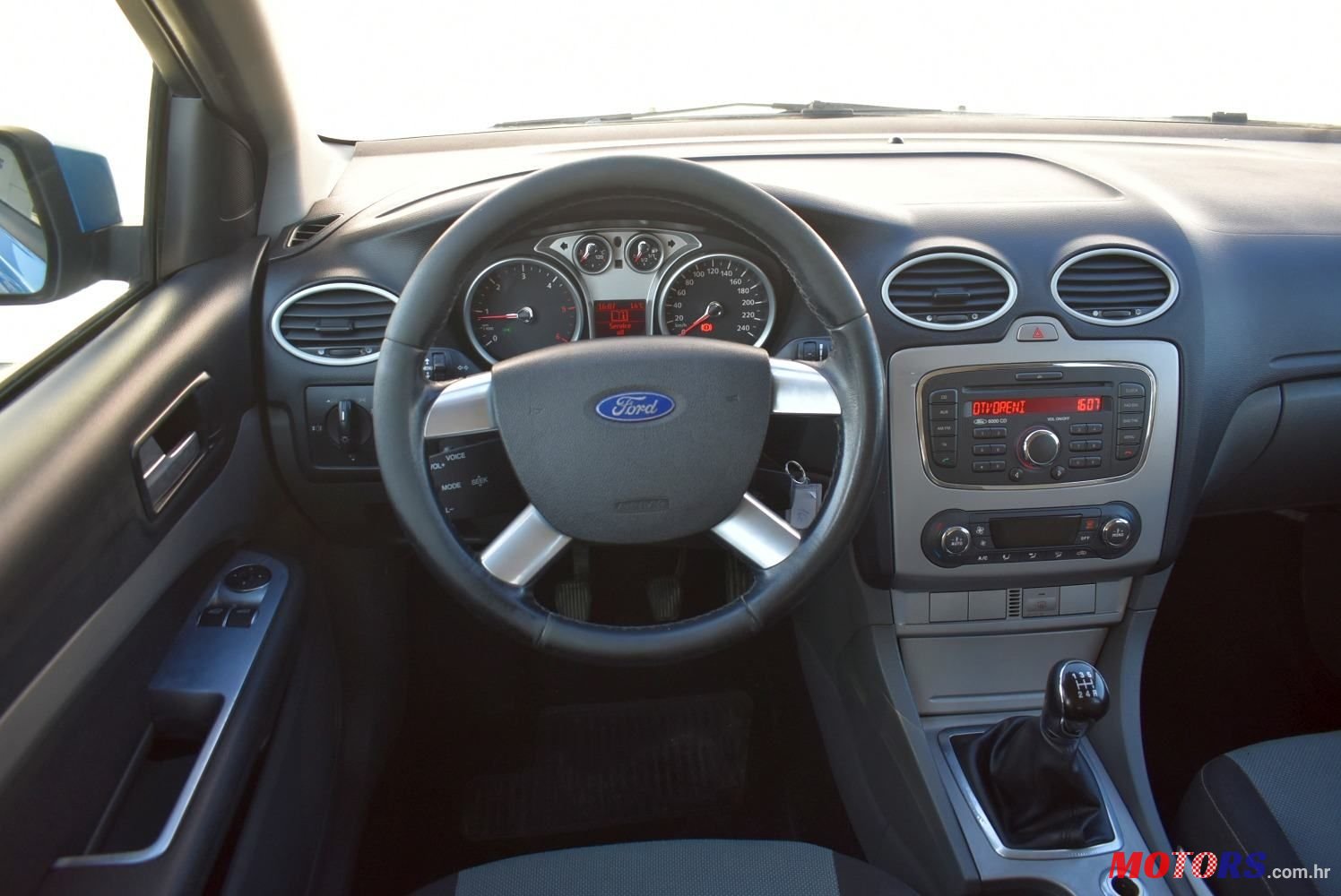 2010' Ford Focus Karavan photo #4