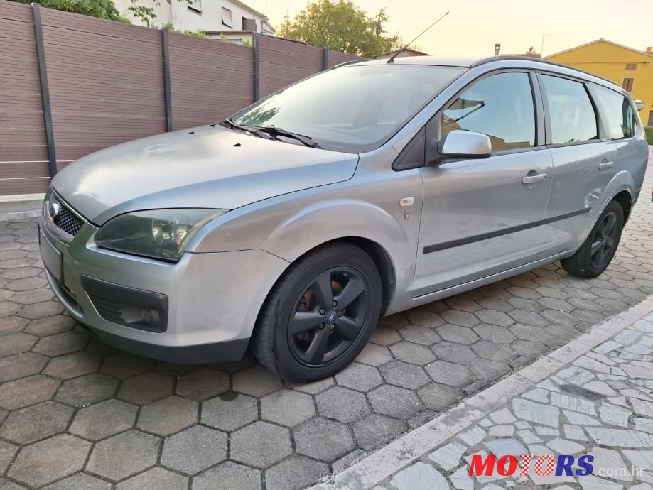 2005' Ford Focus Karavan photo #1