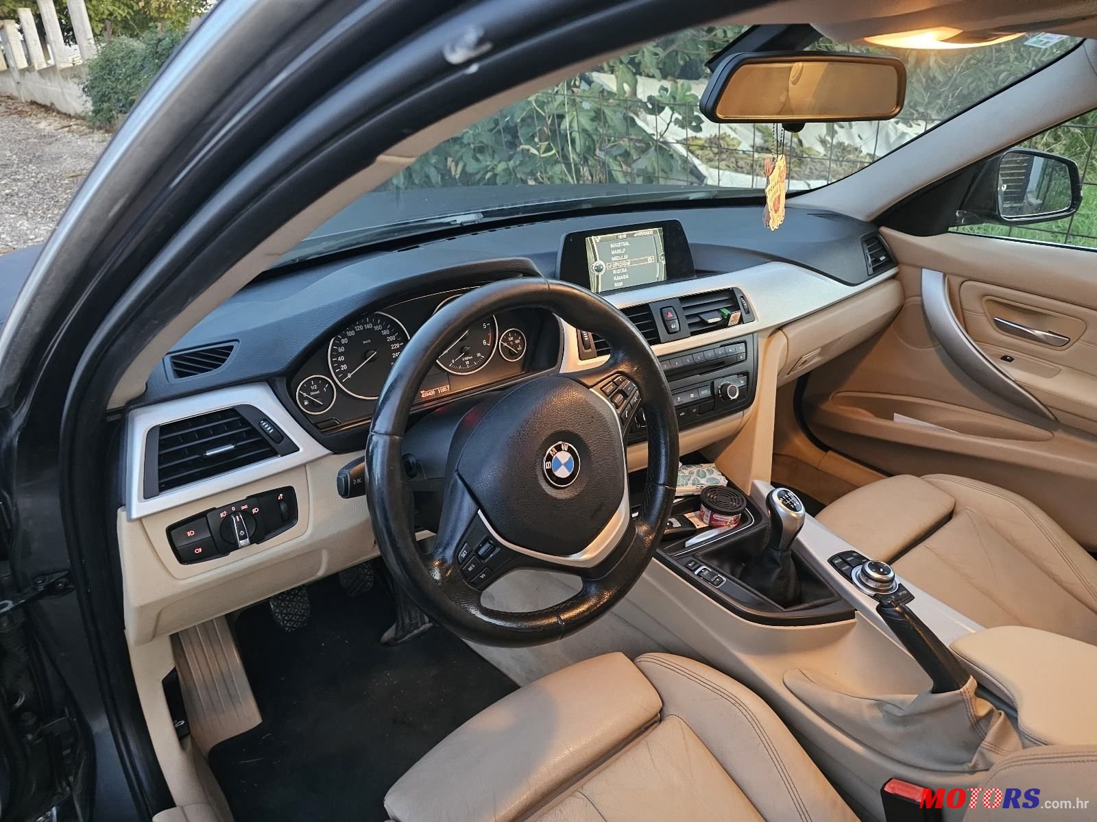 2013' BMW Serija 3 318D photo #4