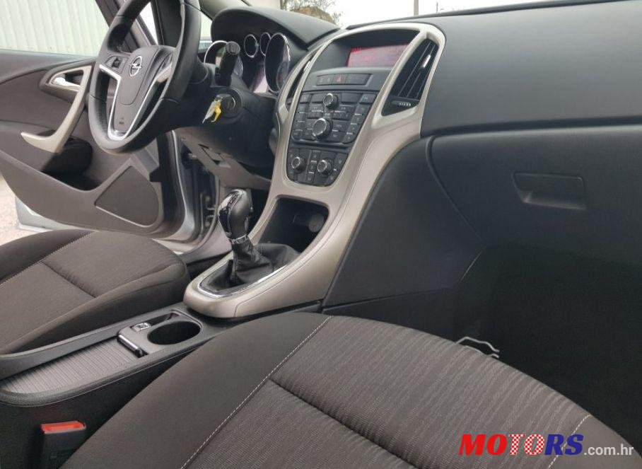 2011' Opel Astra 1,7 Cdti photo #1