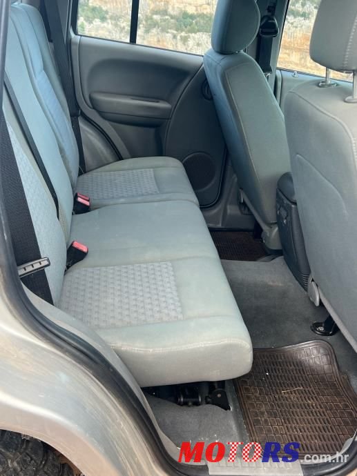 2005' Jeep Cherokee 2,8 Crd photo #2