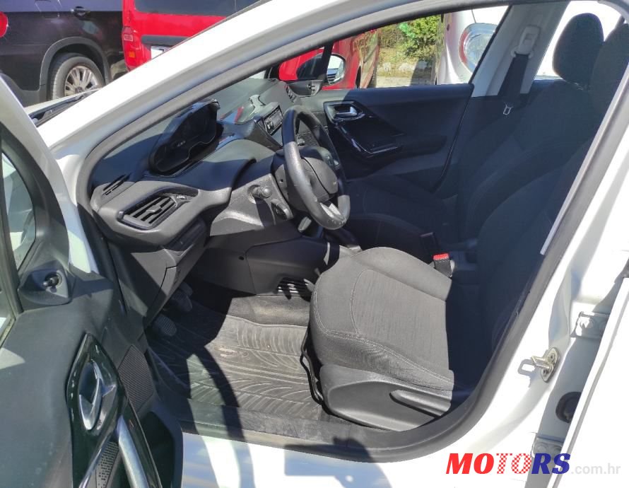 2014' Peugeot 208 1,4 Hdi photo #4