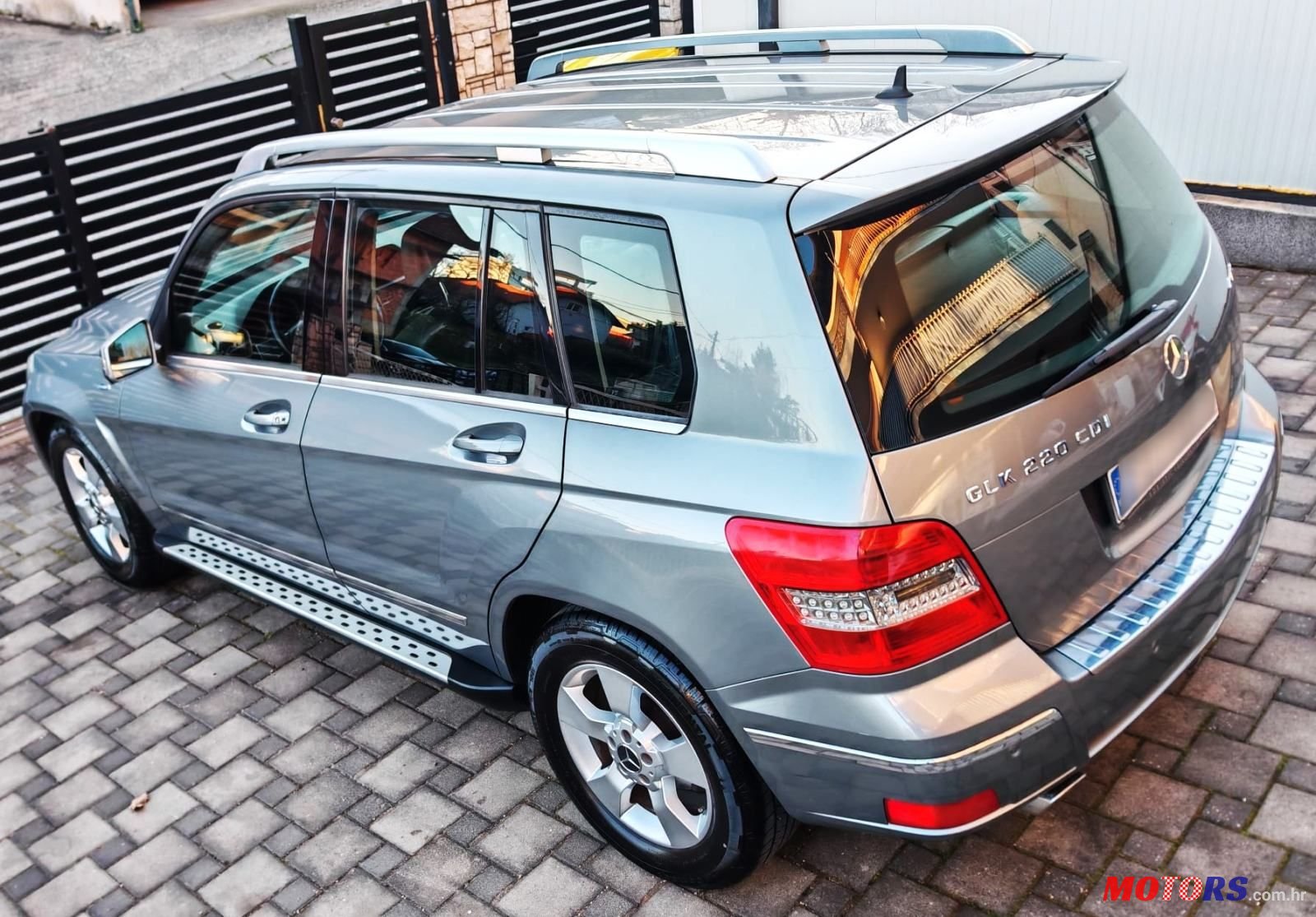 2009' Mercedes-Benz GLK 220 Cdi 4Matic photo #1