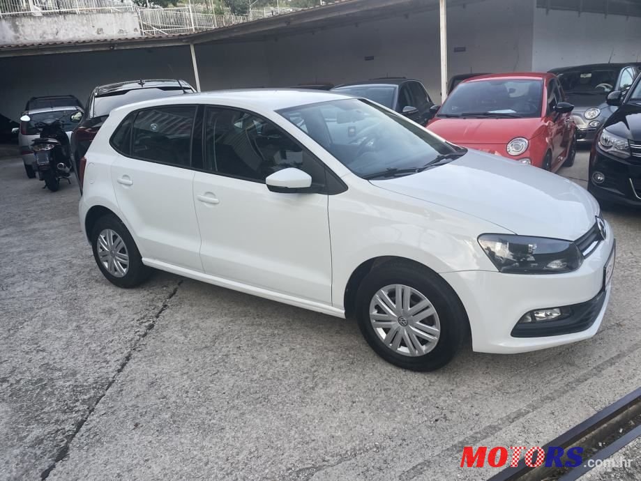 2014' Volkswagen Polo photo #5