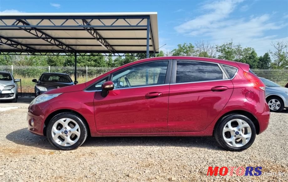 2009' Ford Fiesta photo #2