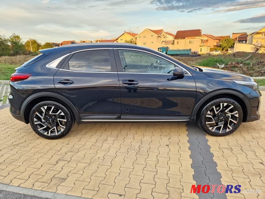 2023' Kia XCeed photo #5