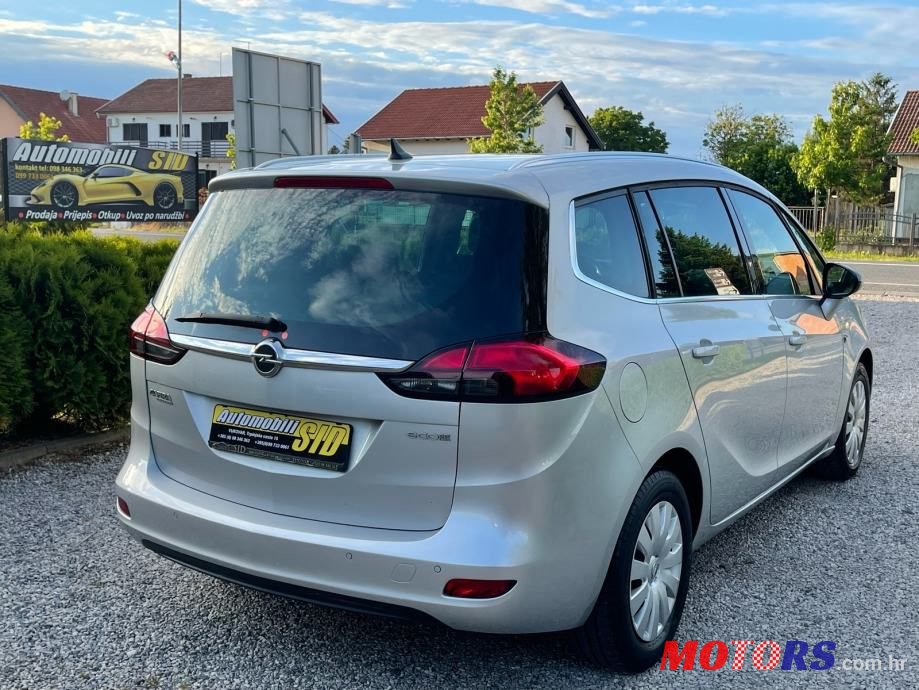 2014' Opel Zafira photo #3