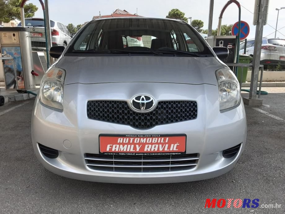 2006' Toyota Yaris photo #2