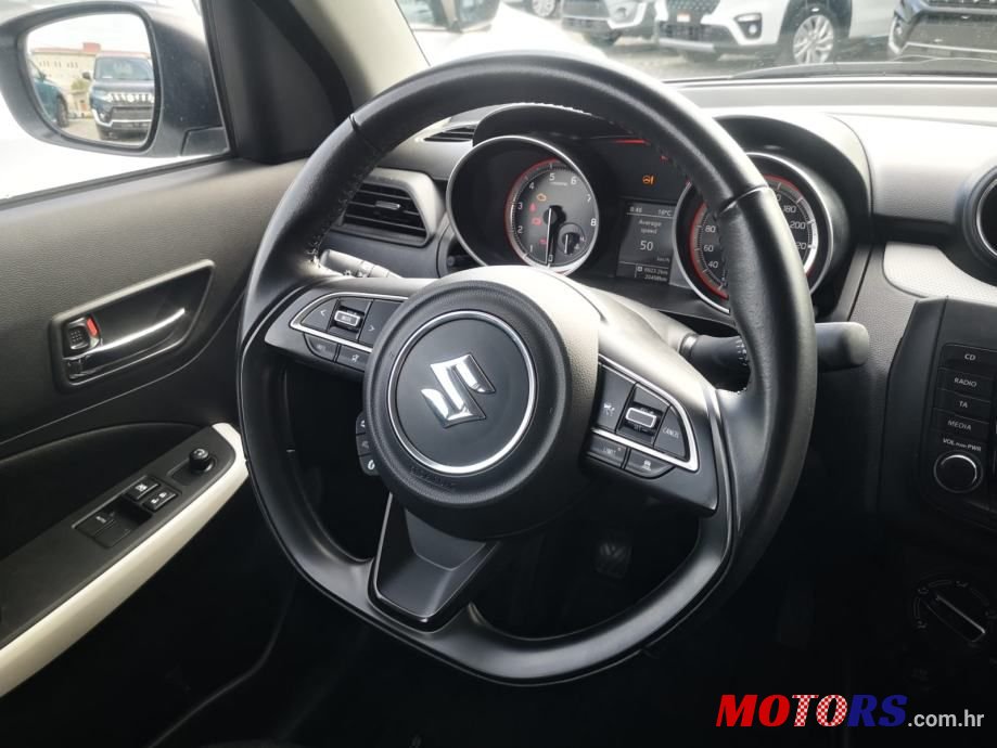 2021' Suzuki Swift 1,2 photo #3