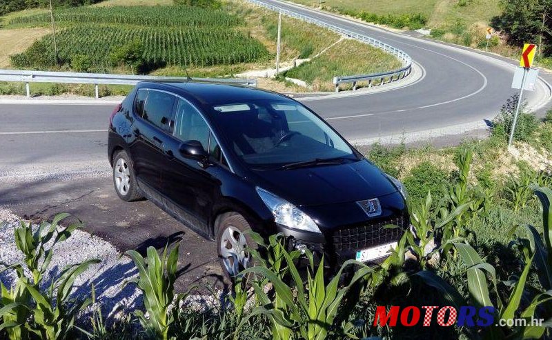 2013' Peugeot 3008 2,0 Hdi photo #1