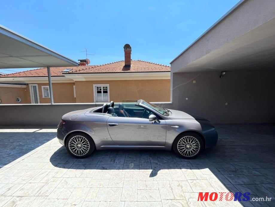 2007' Alfa Romeo Spider photo #1