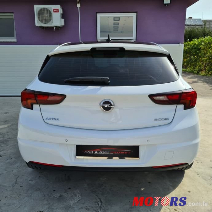 2017' Opel Astra photo #5