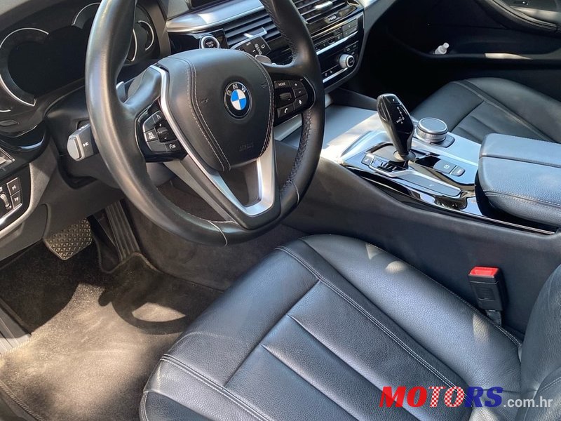 2019' BMW Serija 5 520D photo #6