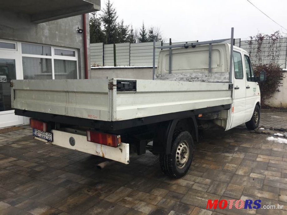 2002' Volkswagen LT 35 photo #1