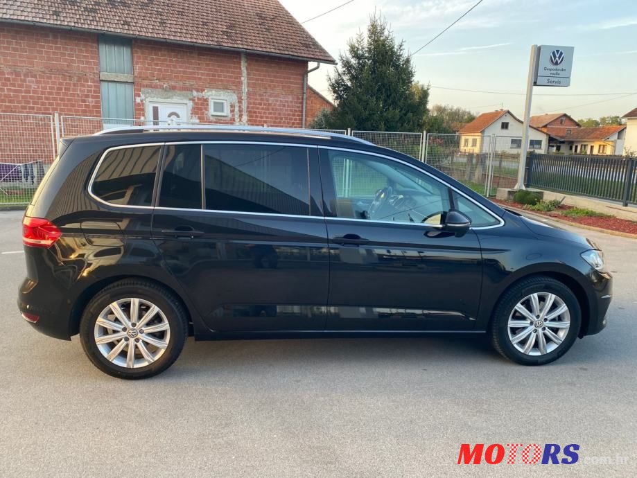 2016' Volkswagen Touran 2,0 Tdi Bmt photo #5
