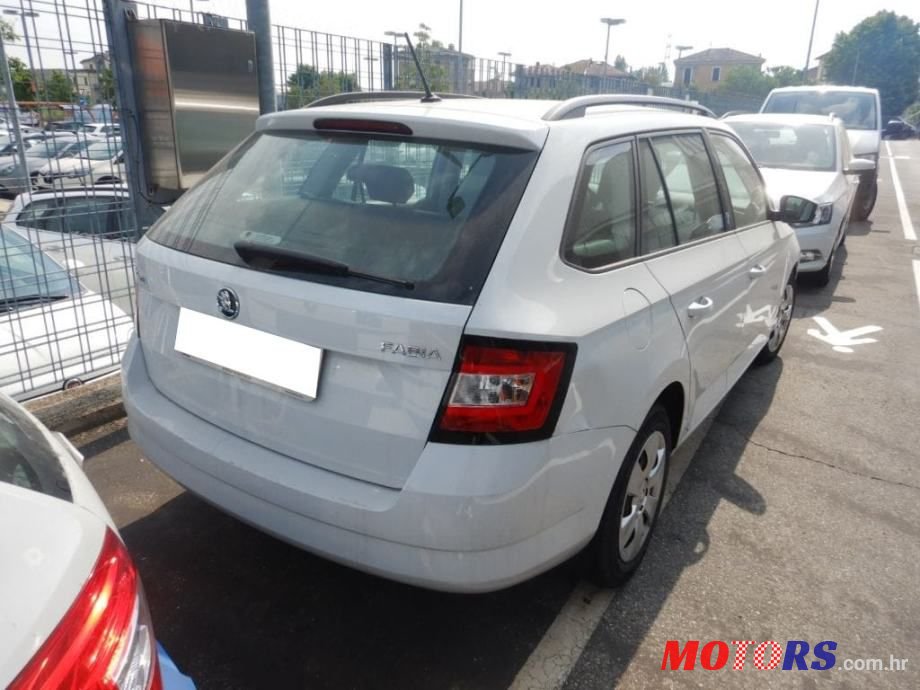 2017' Skoda Fabia Combi photo #5