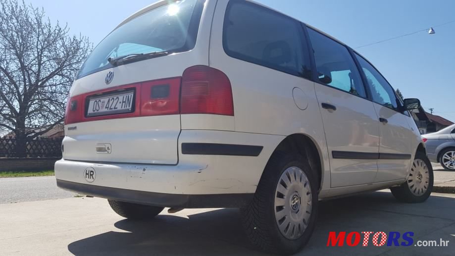 2002' Volkswagen Sharan photo #5