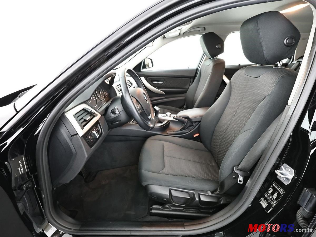 2019' BMW 318 381i photo #2