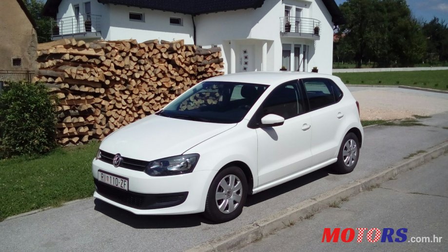 2011' Volkswagen Polo photo #1