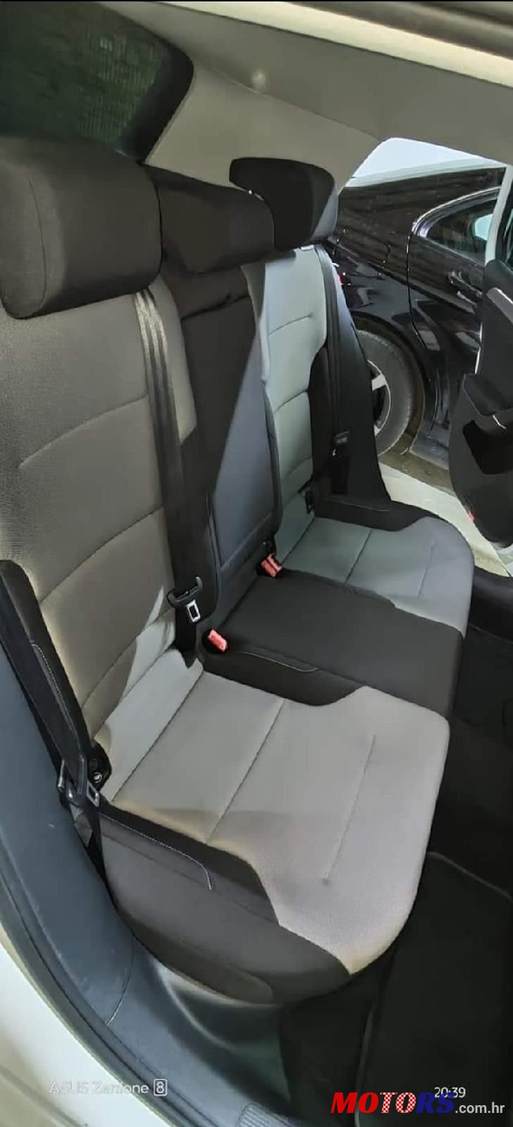 2015' Volkswagen Golf VII E-Golf photo #3