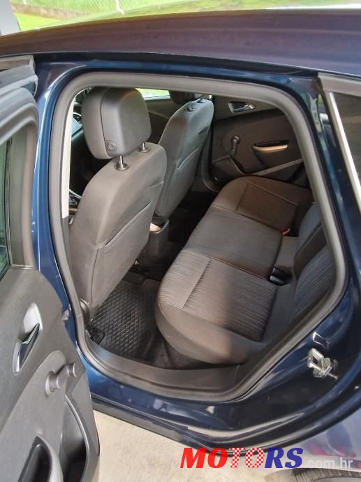 2011' Opel Astra 1,3 Cdti photo #3