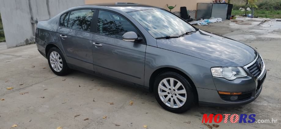 2005' Volkswagen Passat photo #3