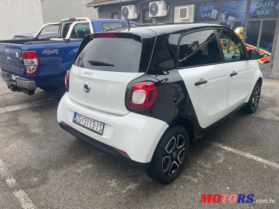 2019' Smart Forfour photo #3