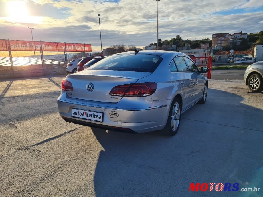 2012' Volkswagen Passat photo #3