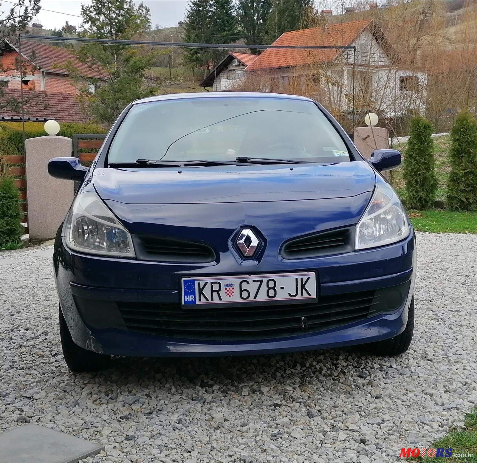 2008' Renault Clio Dci photo #1