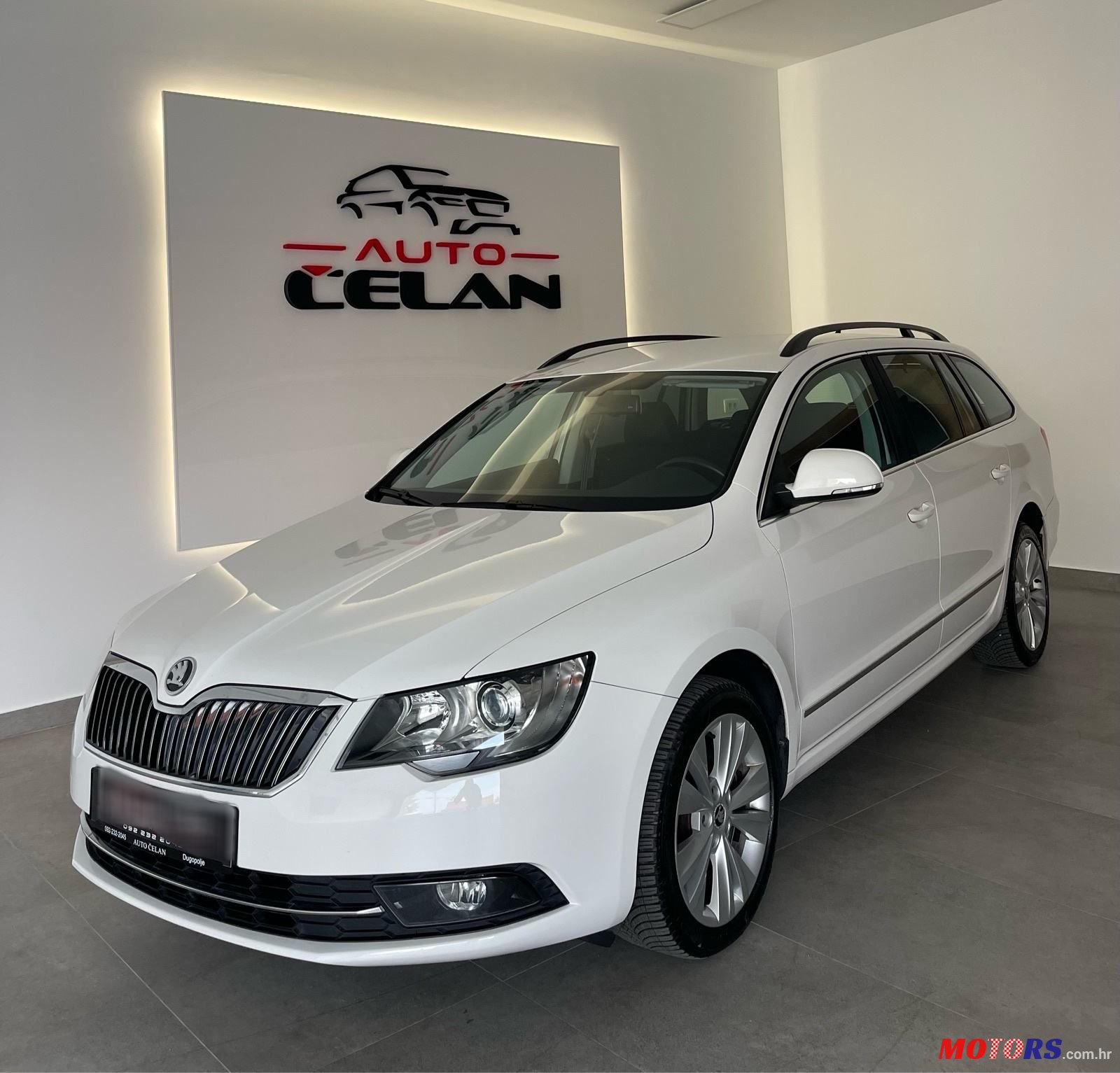 2014' Skoda Superb Combi photo #4