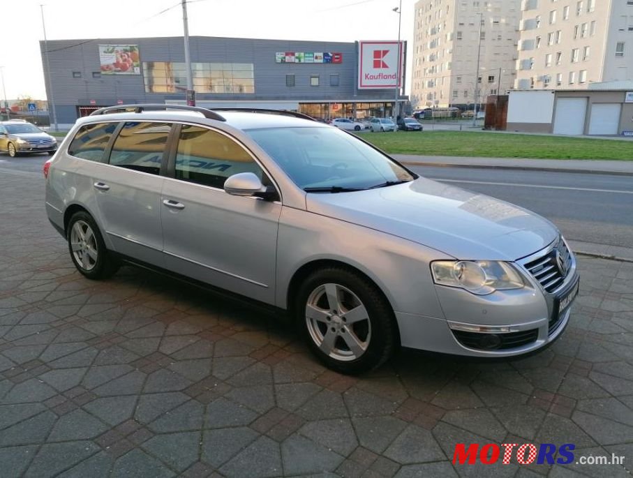 2008' Volkswagen Passat Variant 1,9 Tdi photo #1