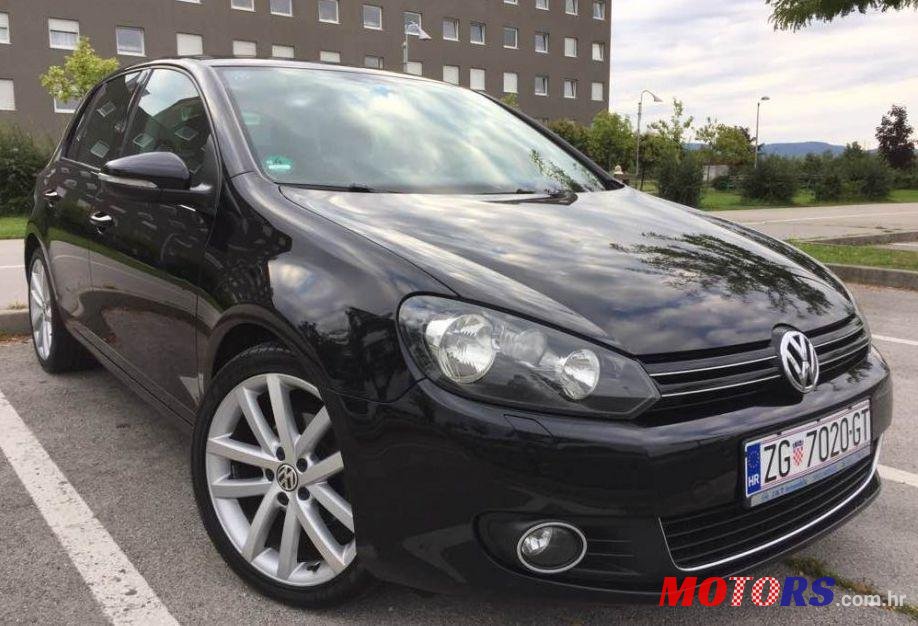 2010' Volkswagen Golf VI 1,6 Tdi photo #3