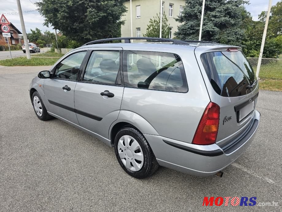 2005' Ford Focus Karavan photo #5
