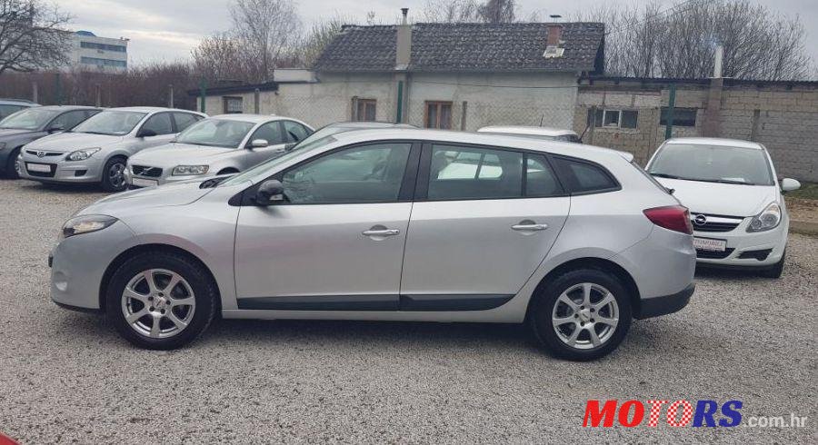 2012' Renault Megane Grandtour photo #1