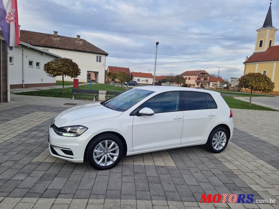 2020' Volkswagen Golf 7 1.6 Tdi photo #3
