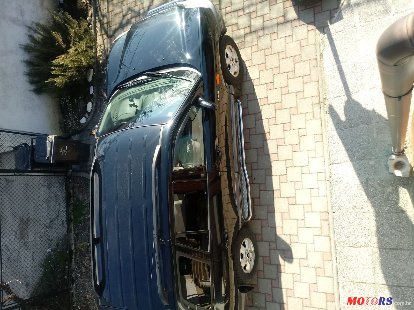 2005' Hyundai Grand Santa Fe photo #2