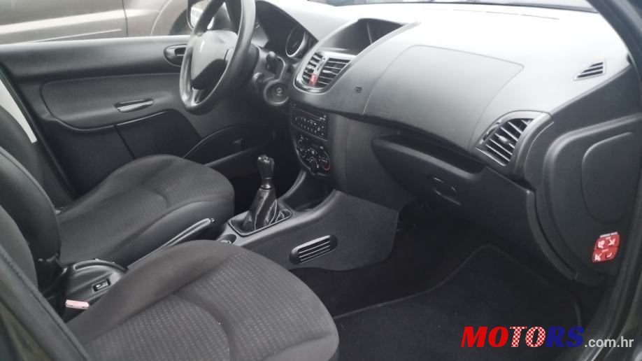 2011' Peugeot 206 1,4 photo #3
