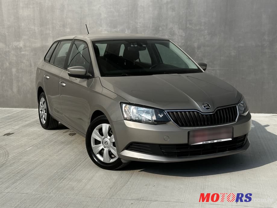 2016' Skoda Fabia Combi photo #3