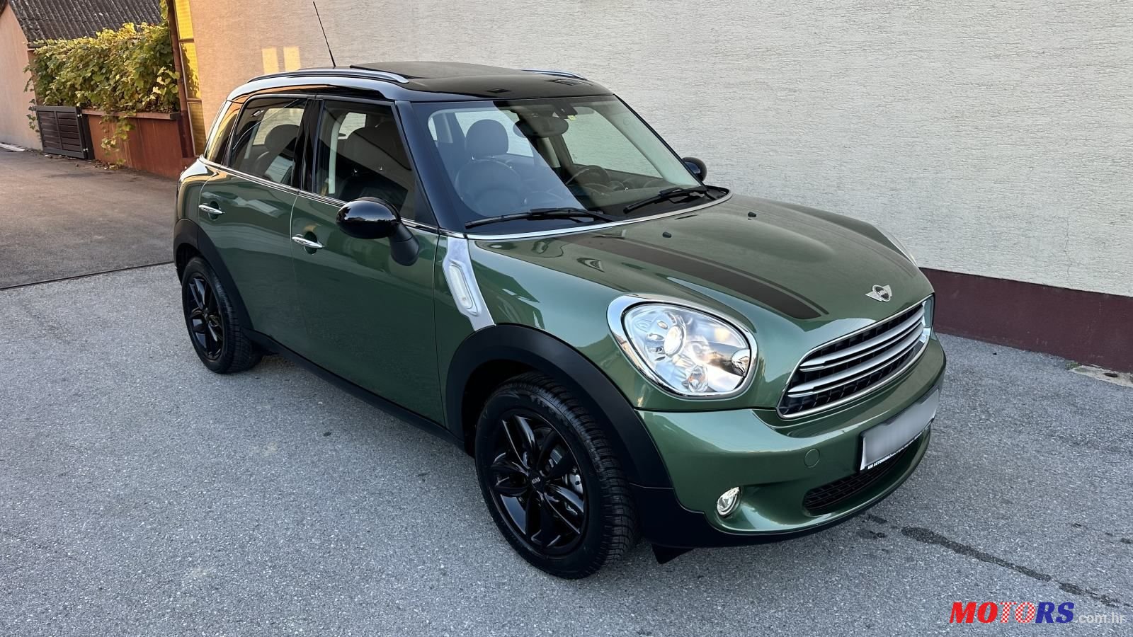 2015' MINI Countryman Cooper D photo #6