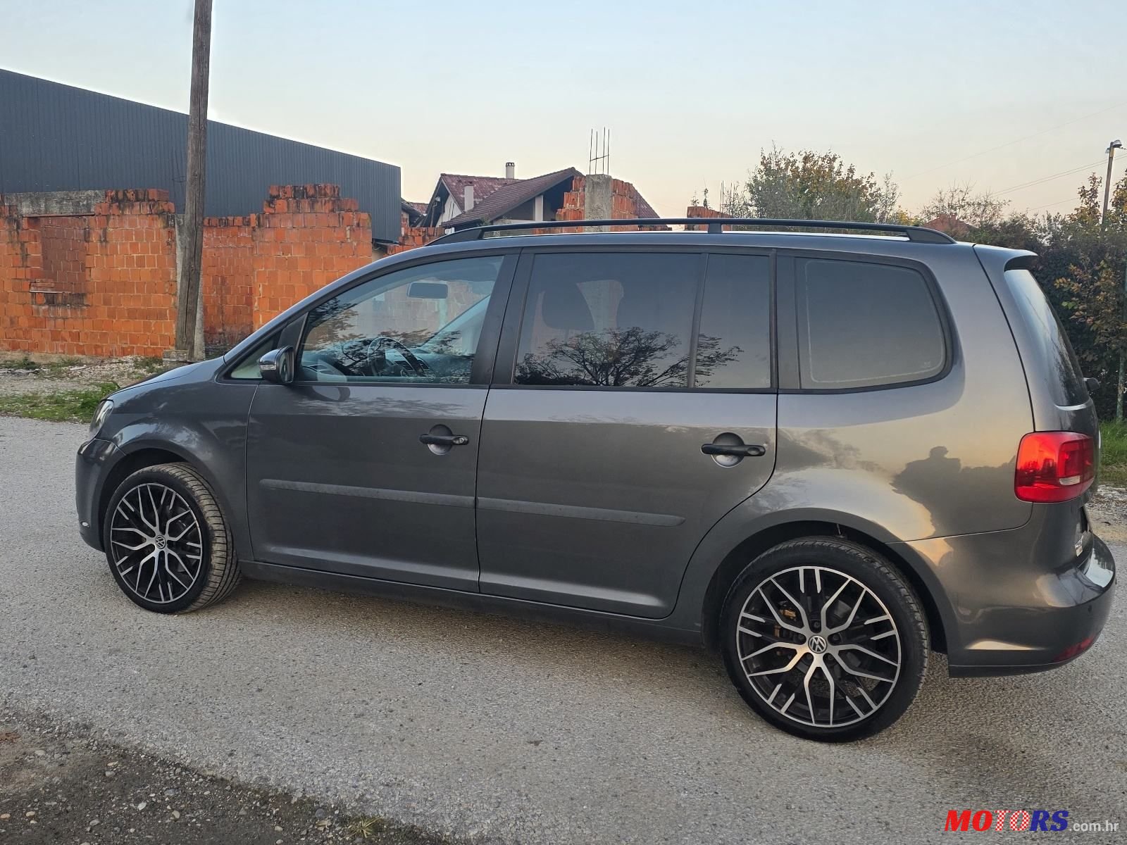 2011' Volkswagen Touran 1,6 Tdi photo #5